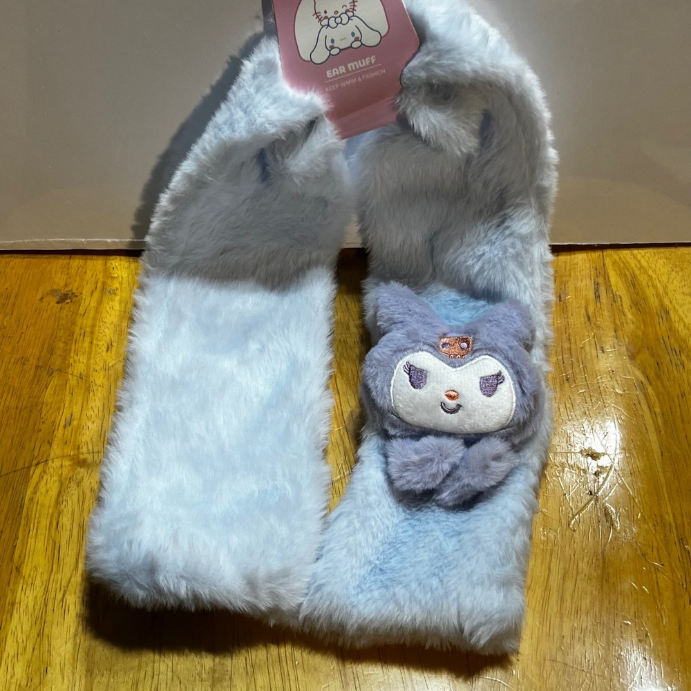 Sanrio Super Soft Scarf Light Purple Kuromi Faux Fur Plush Detail New